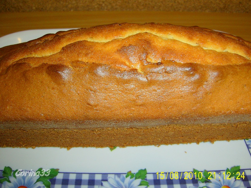 Lemon cake glazurat