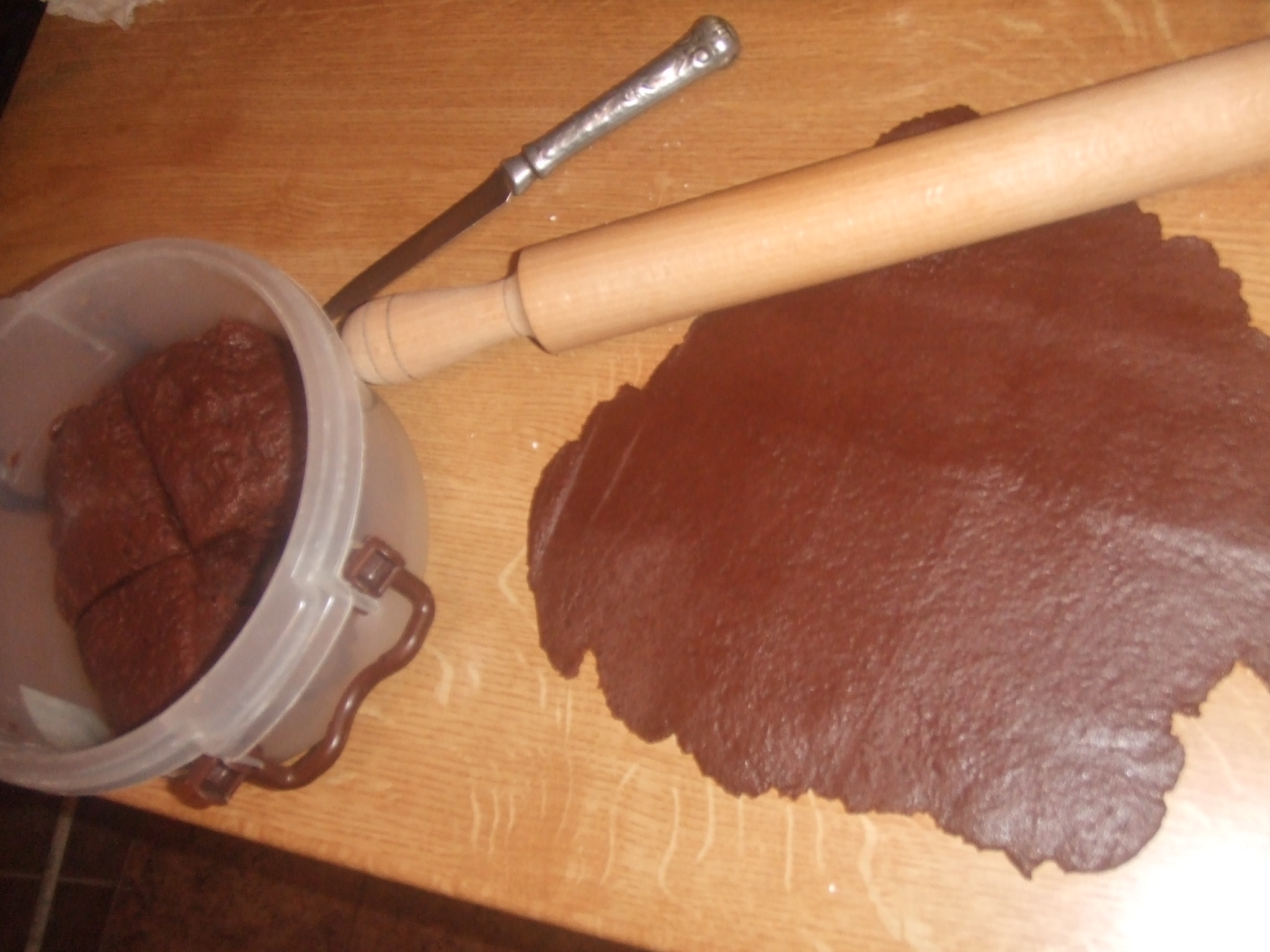 Biscuiti cu cacao, cafea si scortisoara
