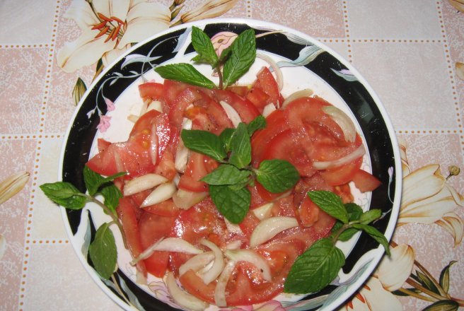 Salata de rosii-stil arab