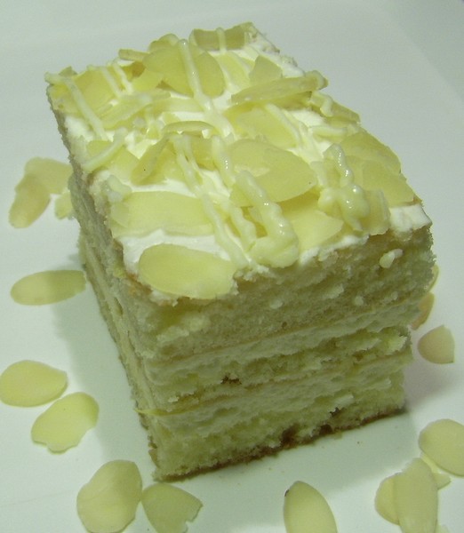 Tort cu mousse de ciocolata alba si lămâie