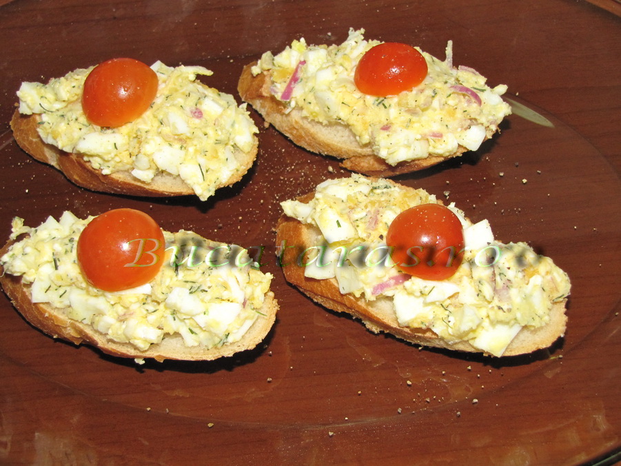 Tartine cu salata de oua