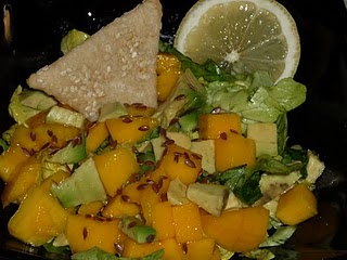 Salata mango guacamole