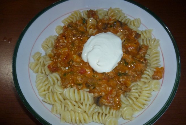 Fusilli cu carne tocata