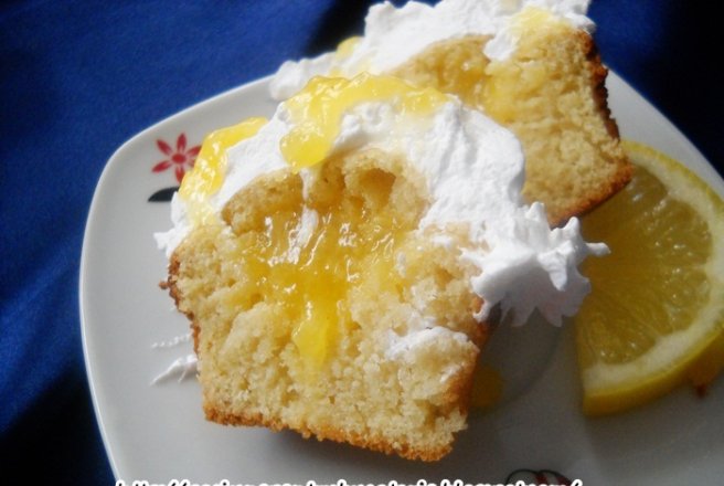 Cupcakes cu lemon curd