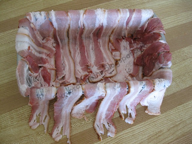 Terina de porc infasurata in bacon