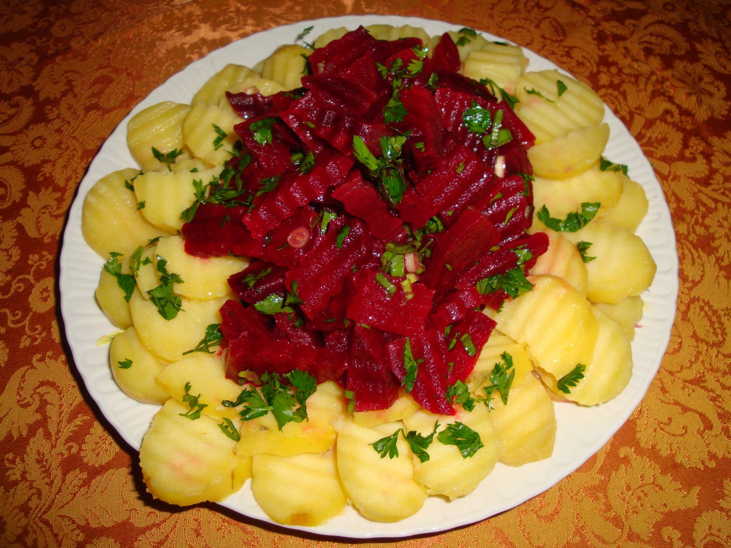 Salata de sfecla rosie si cartofi(marocana)