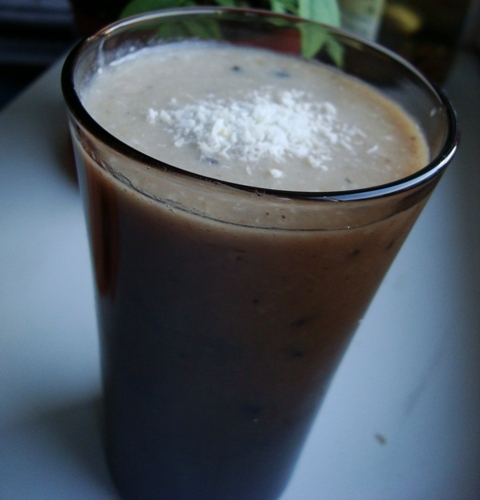 Smoothie cu pere si nuca de cocos