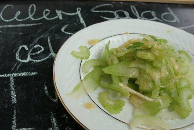 Salata de telina (apio)