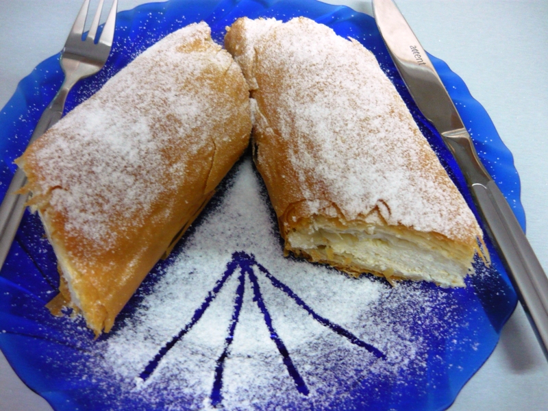 Strudel cu branza dulce