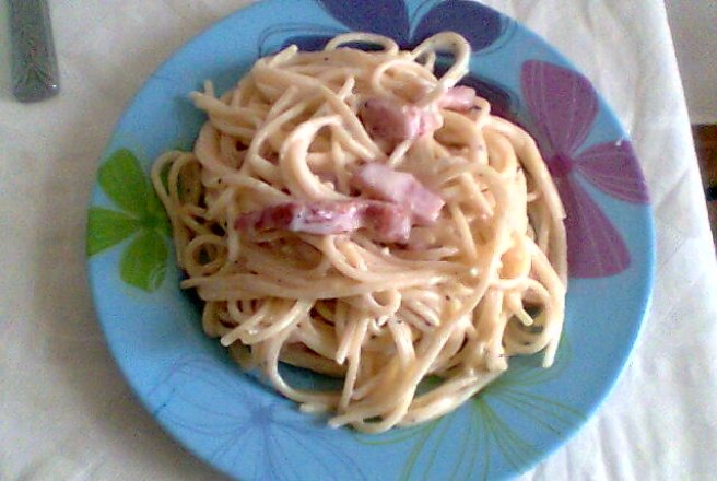 Spaghete carbonara, reţetă cu smantana