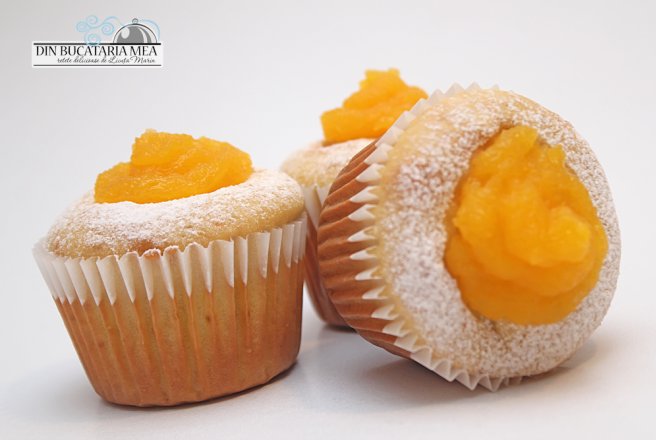 Orange-muffins