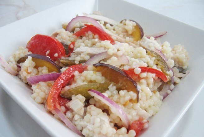 Salata de pui cu prune si cuscus