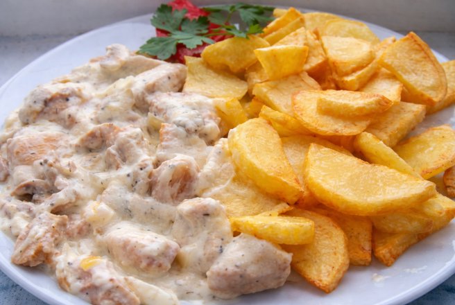 Reteta delicioasa de piept de pui cu ciuperci si smantana