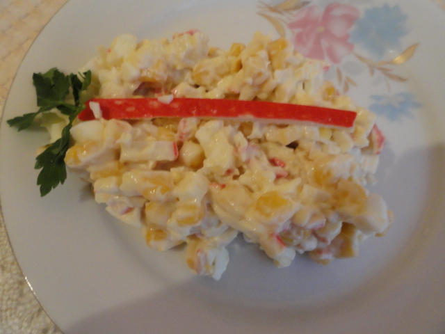 Salata de surimi