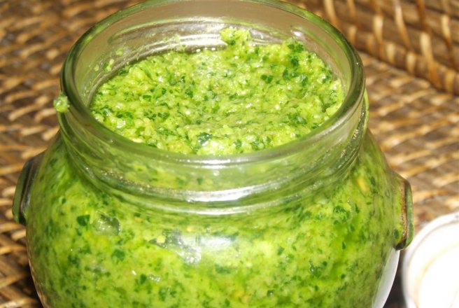 Pesto de pătrunjel