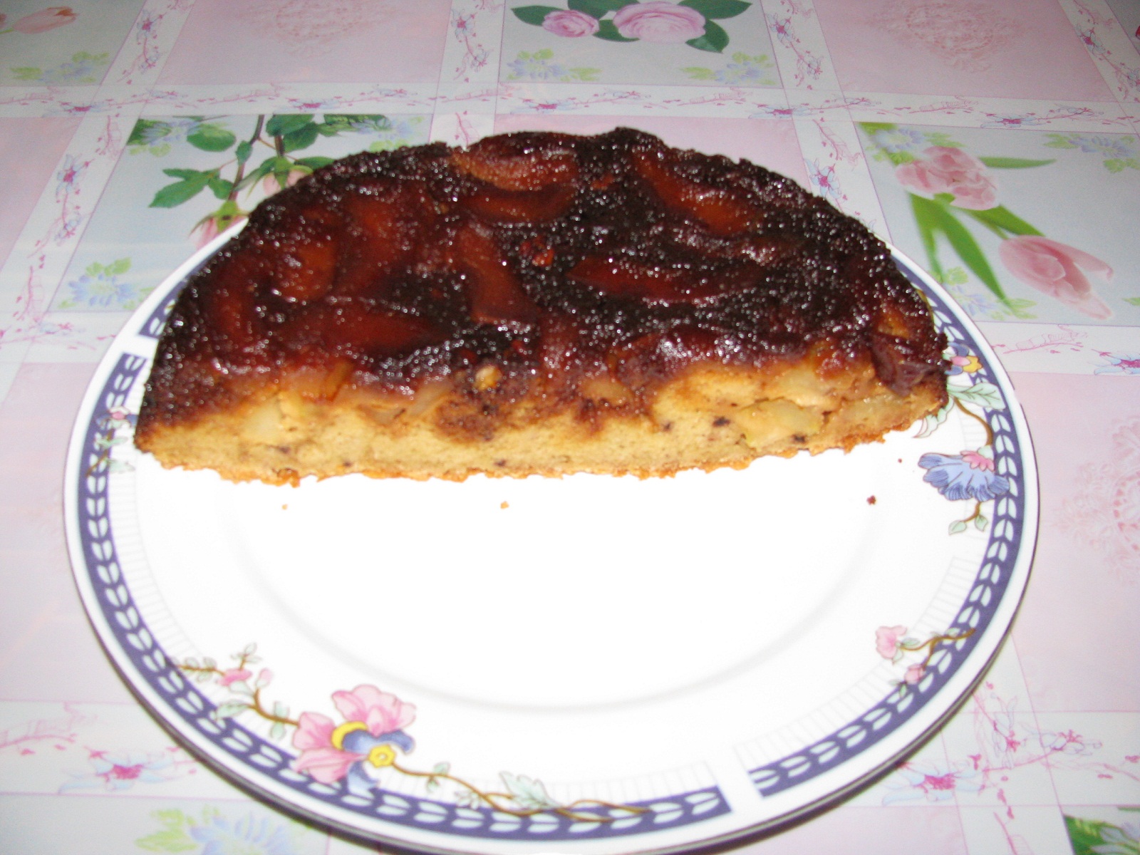 Tarta de fructe in caramel