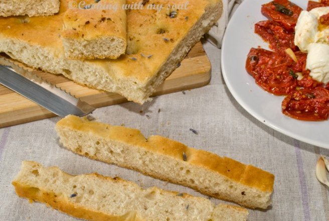 Focaccia cu lavanda