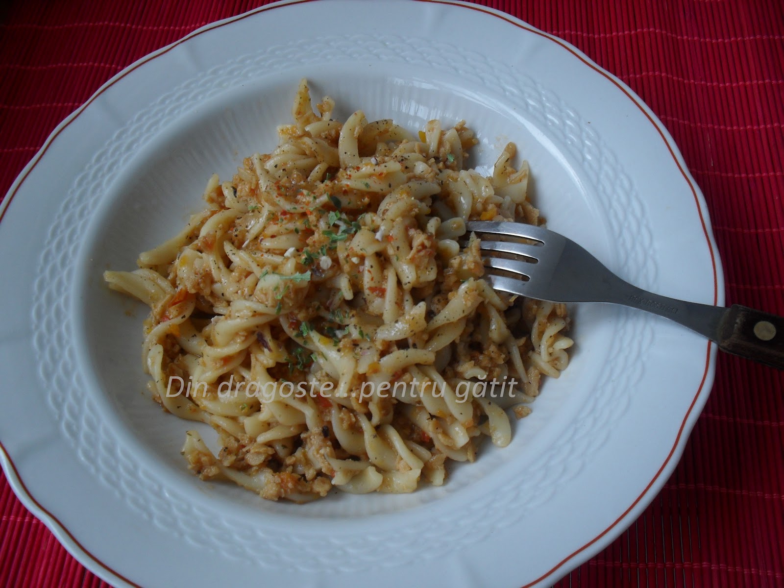 Fusilli bolognese cu soia