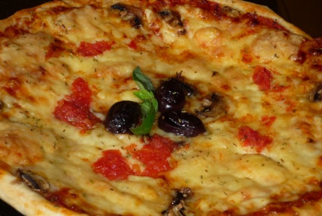 Pizza " Quatro formaggi"