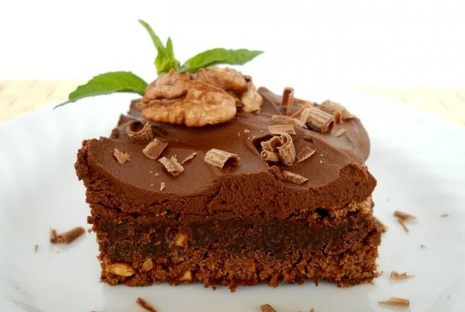 Brownie Chocolate Cake