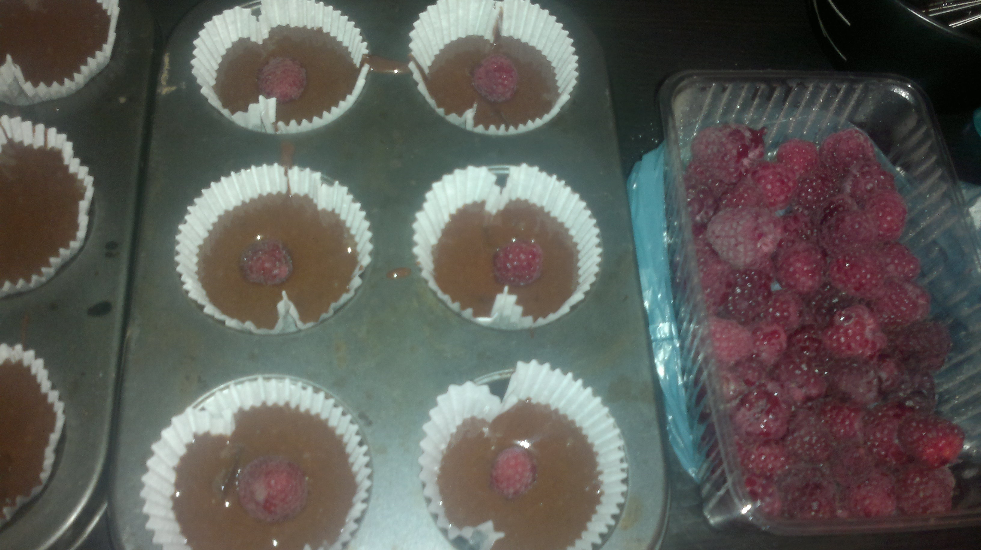 Cupcakes brownies cu zmeura si ciocolata