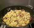 Tortellini cu prosciuto, ciuperci si sos de smantana-9