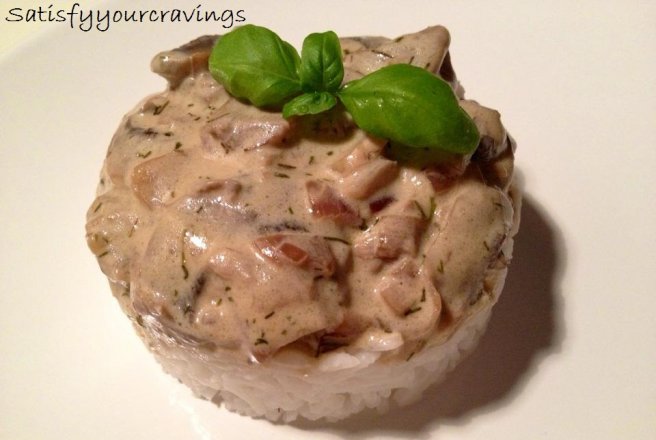 Ciuperci Stroganoff