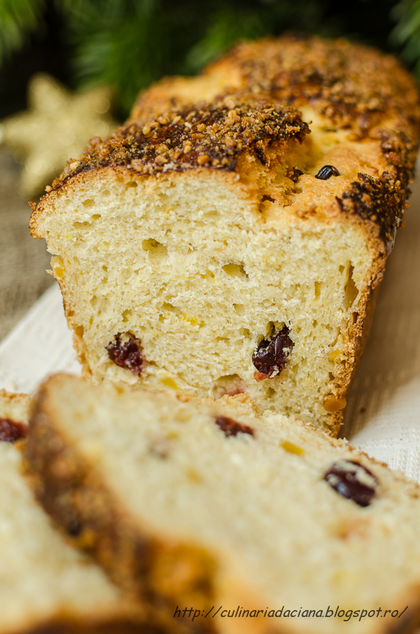 Panettone cu migdale caramelizate