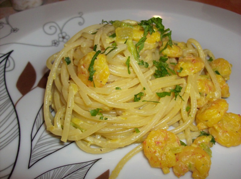Spaghete cu gamberetti si dovlecei