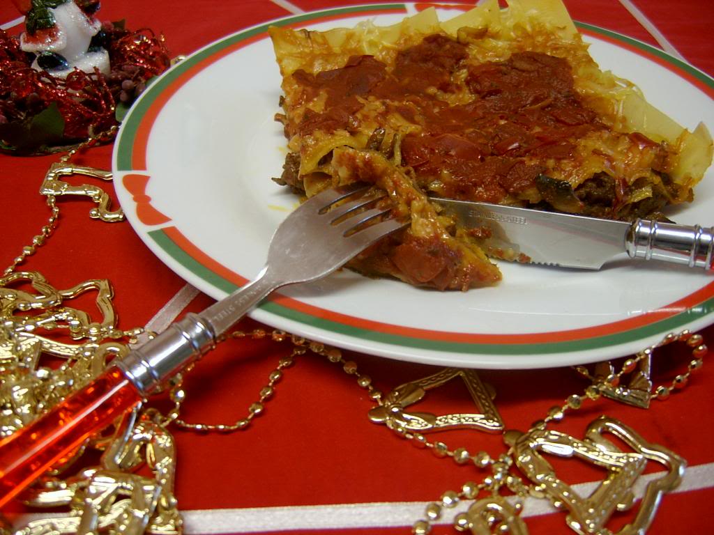 Lasagna cu carne si sos de rosii