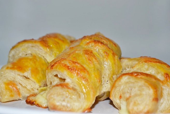 Croissante cu cascaval Delaco