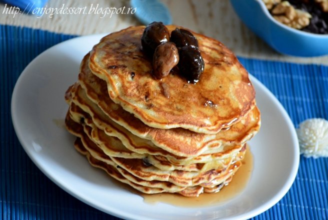 Pancakes cu ciocolata si nuci