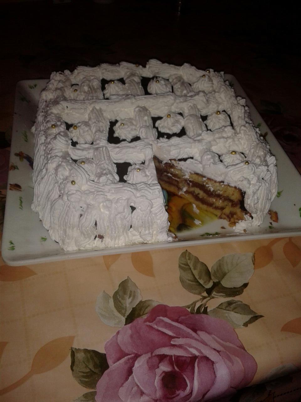 Tort cu ciocolata si frisca