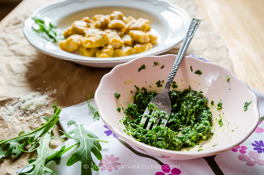 Gnocchi din cartofi dulci cu sos de rucolla