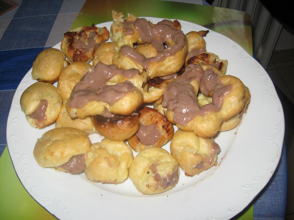 Mini Choux a la creme