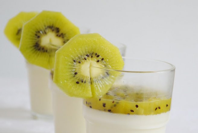 Panna cotta cu cocos si kiwi