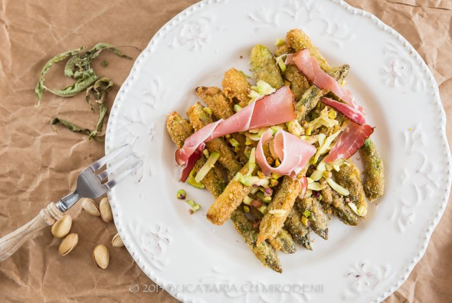 Salata de sparanghel pane in parmezan