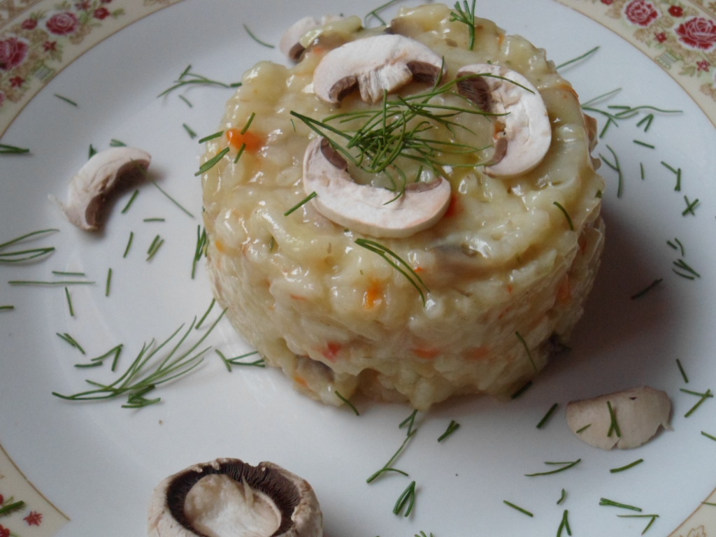 Pilaf de orez cu ciuperci