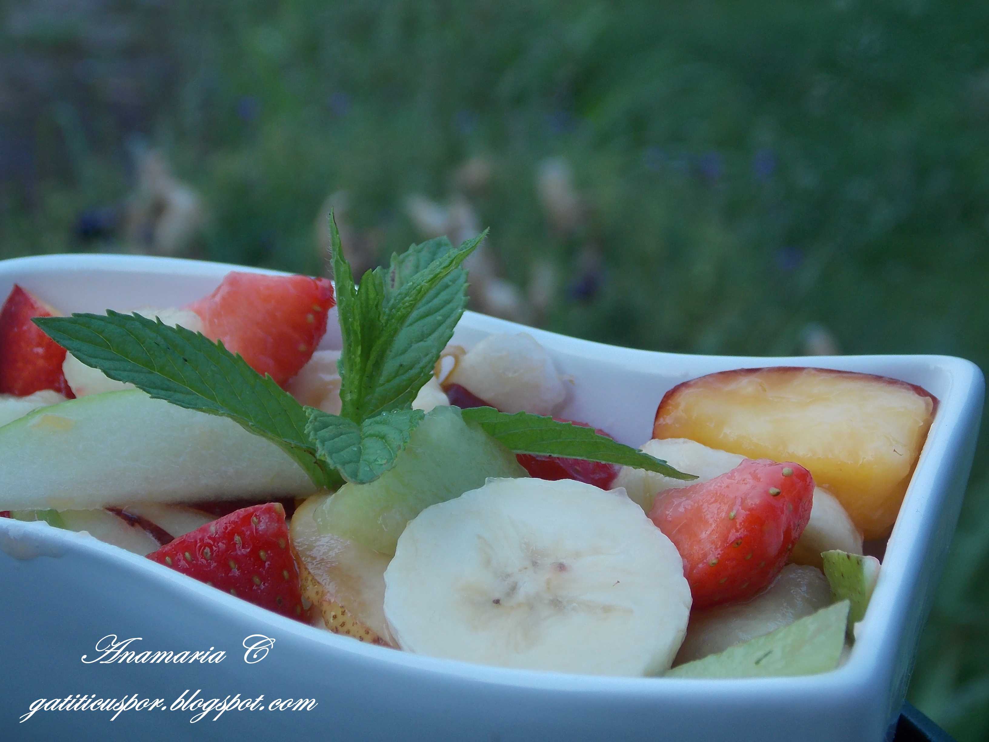 Salata de fructe