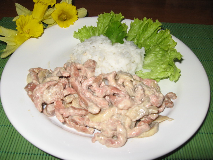 Vitel stroganoff cu orez basmati