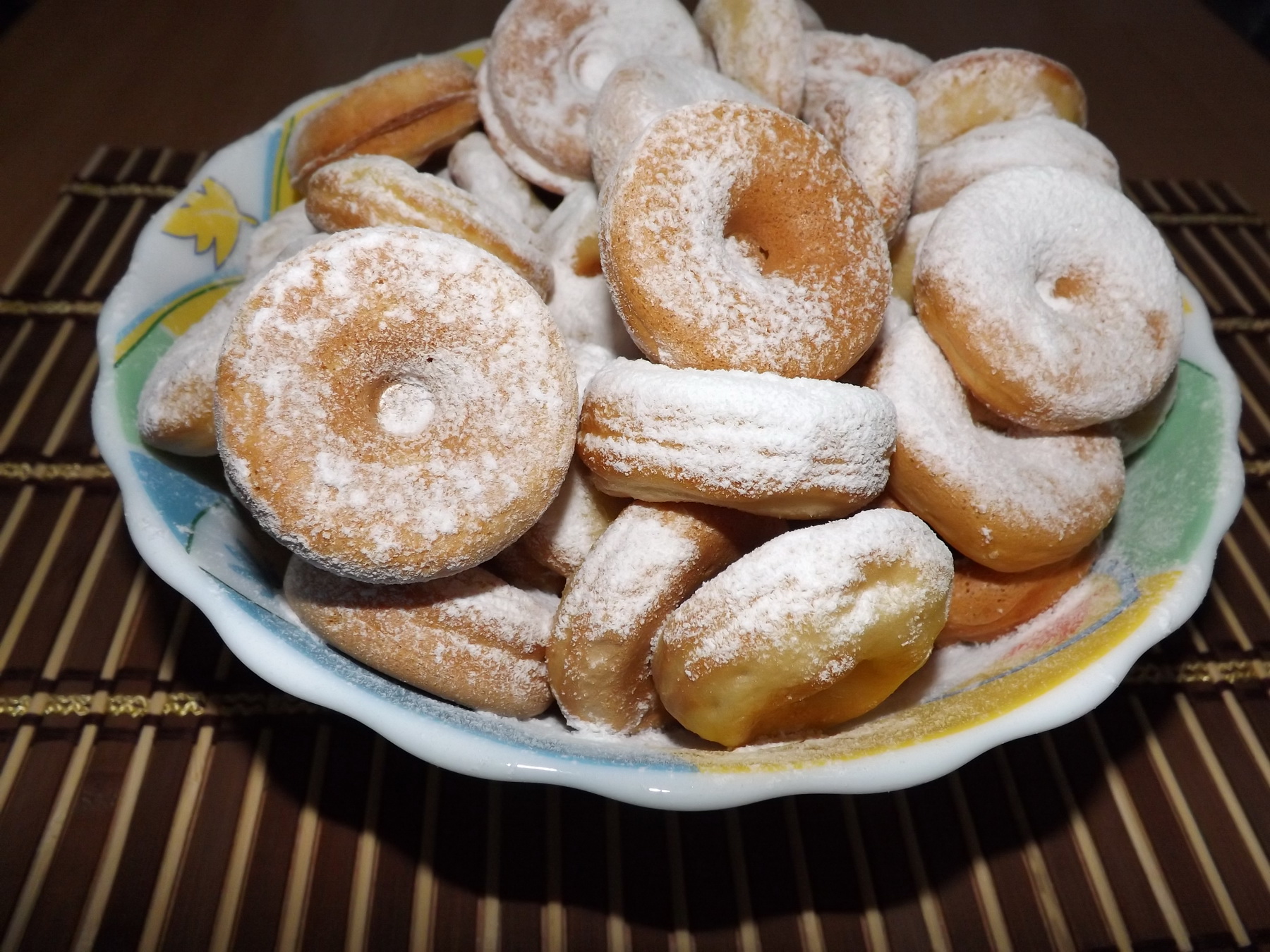 Gogosele la aparat (Doughnut)