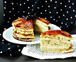 Tort Pancakes cu crema de vanilie si sirop de visine-1