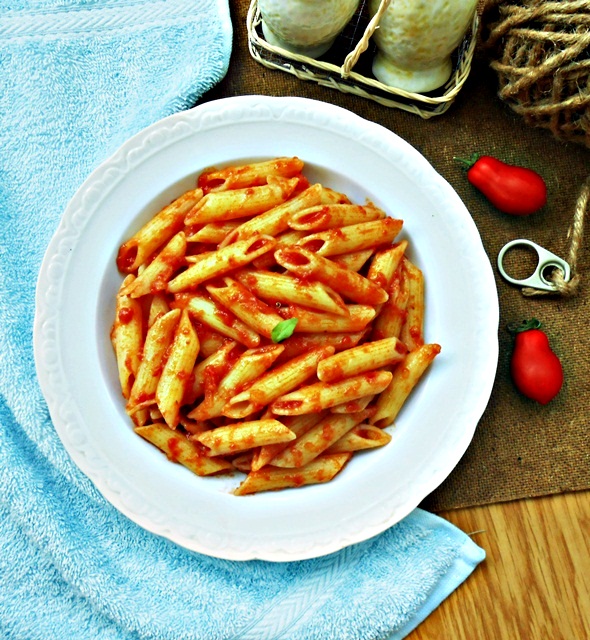 Penne cu sos de rosii