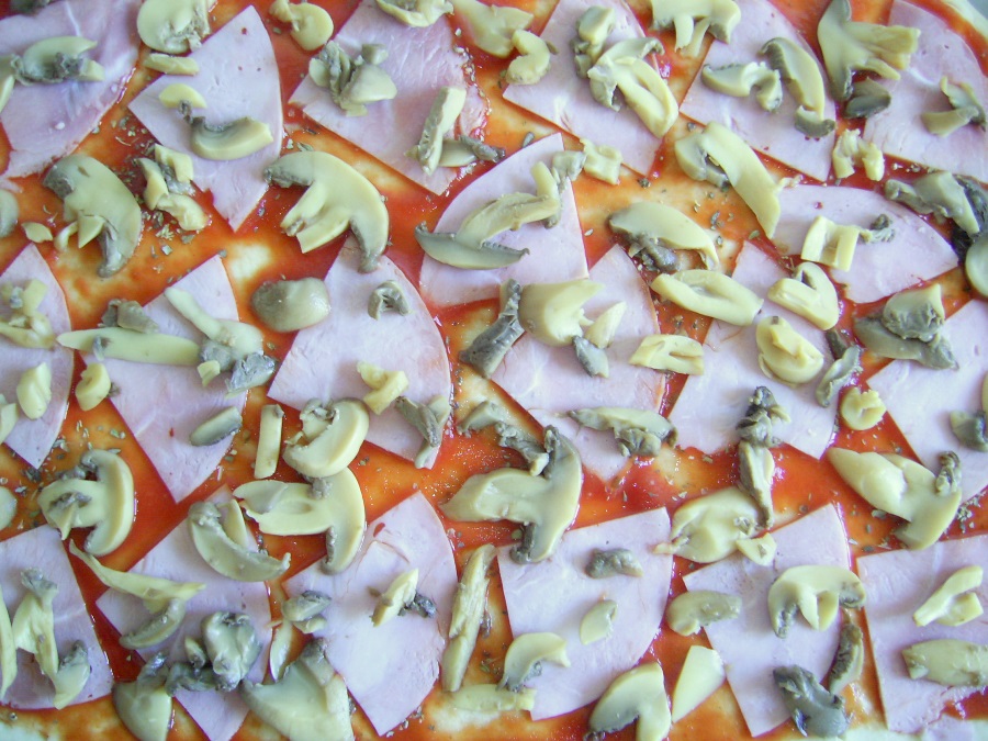 Pizza prosciutto e funghi