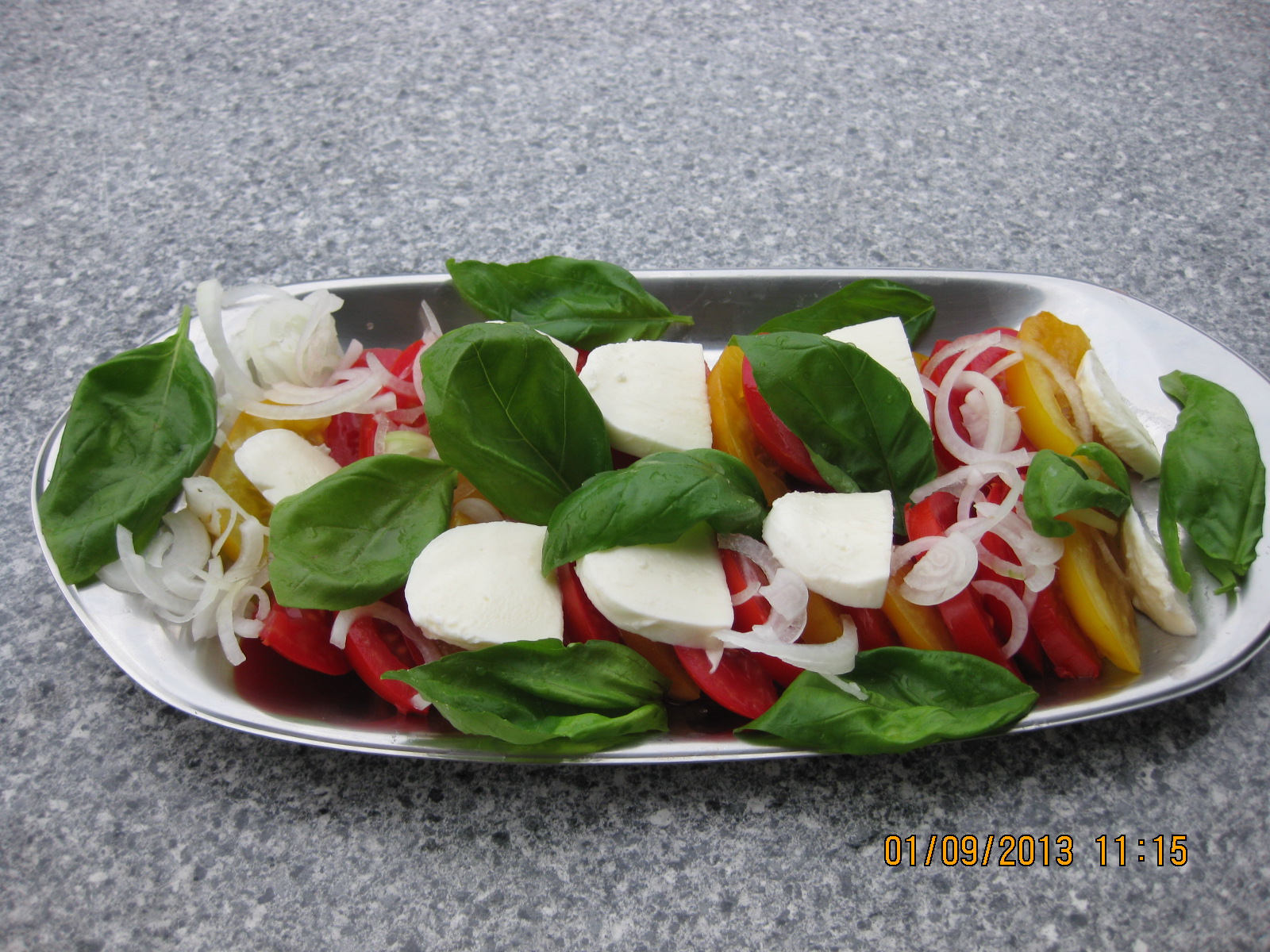 Salata de tomate cu mozzarella