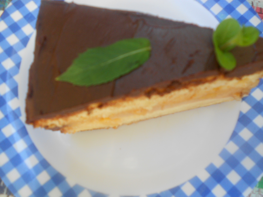 Tort de pere cu crema ganache