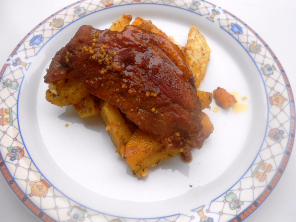 Pulpa de porc la tigaie si cartofi la cuptor