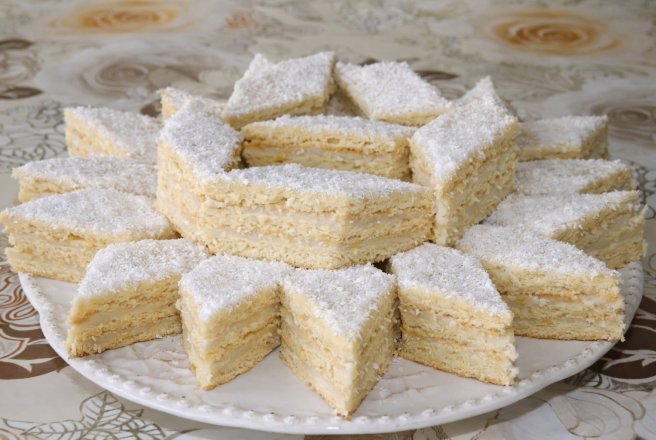 Prajitura Alba ca Zapada - desertul copilariei