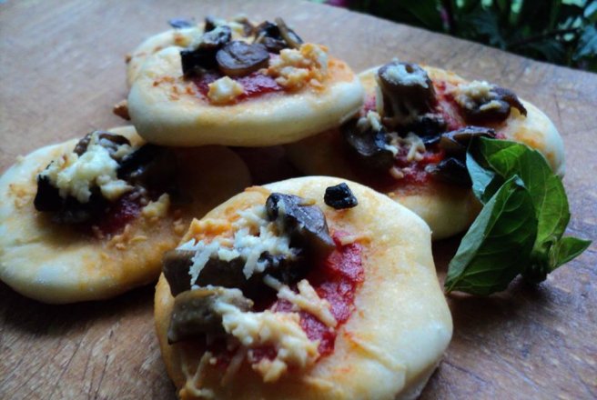 Mini-pizza cu ciuperci