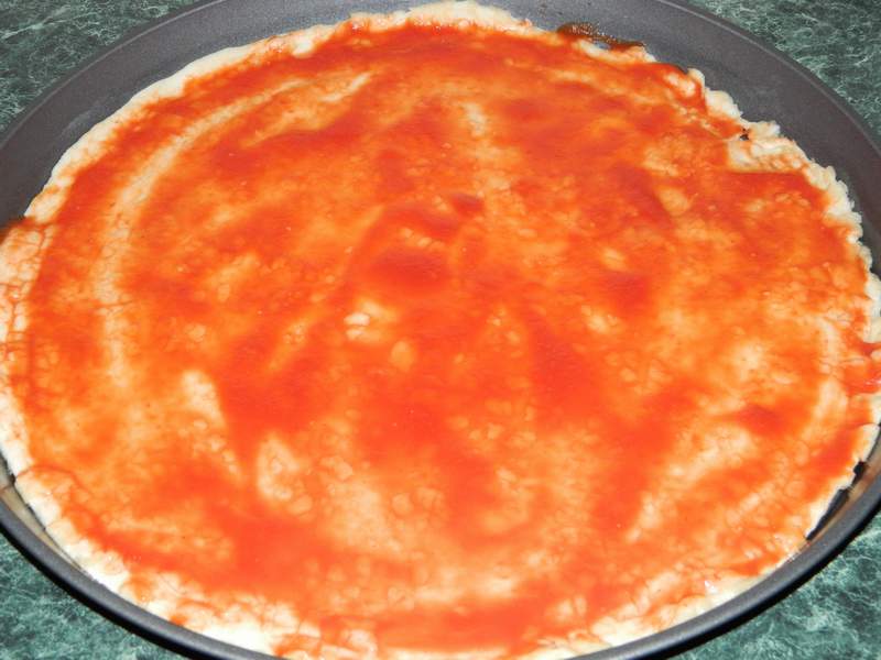 Pizza cu de toate (motaneasca)